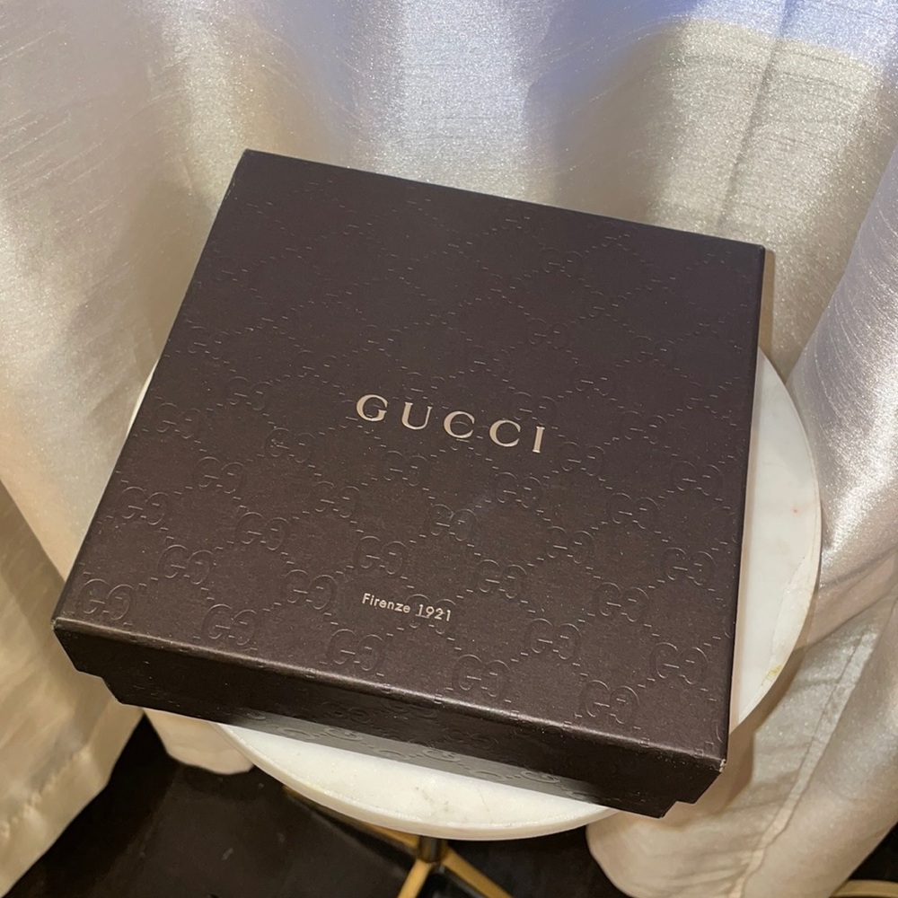 Gucci box